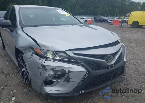 2018 Toyota Camry Se z USA, uszkodzony, nr VIN 4T1B11HK8JU033819